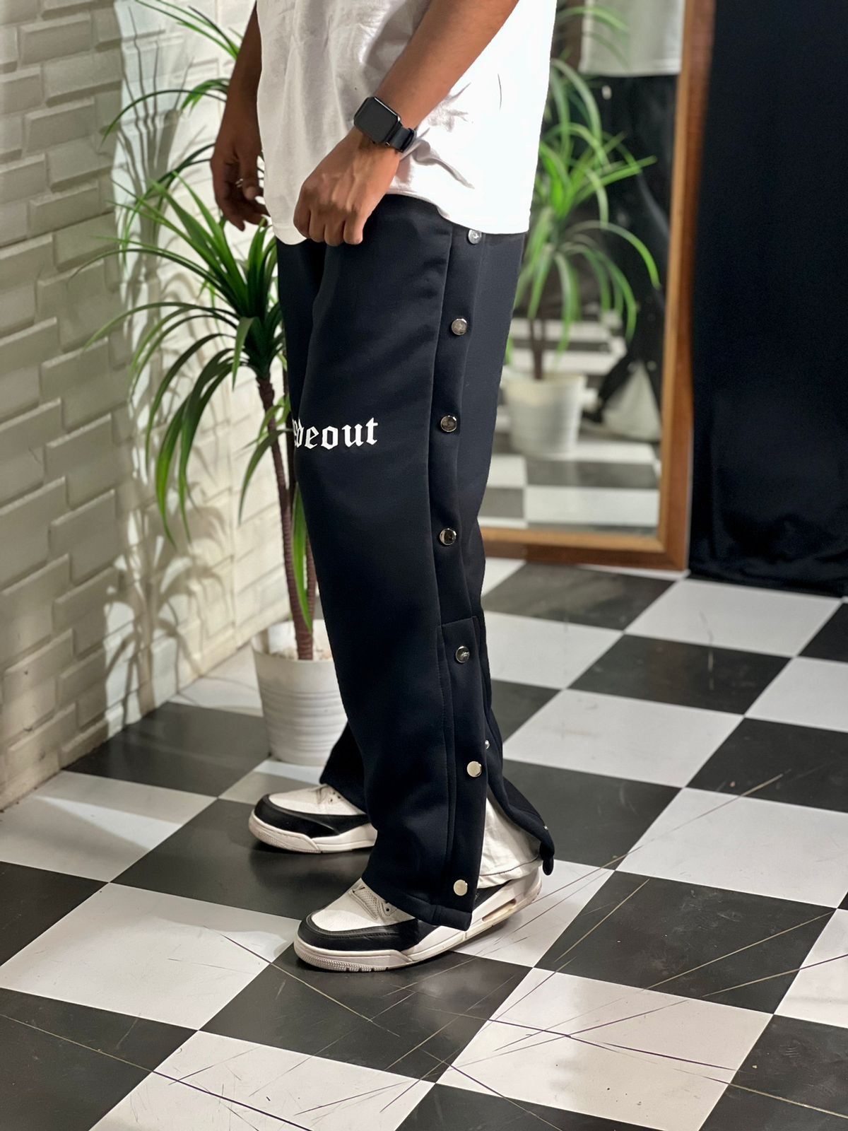 Hollywood Hideout Relax Fit Pant