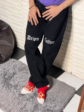 Load image into Gallery viewer, Knee Print Dripin Culture Straight Fit Jeans
