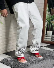 Load image into Gallery viewer, Flame White Straight Fit Baggy Jeans For Men
