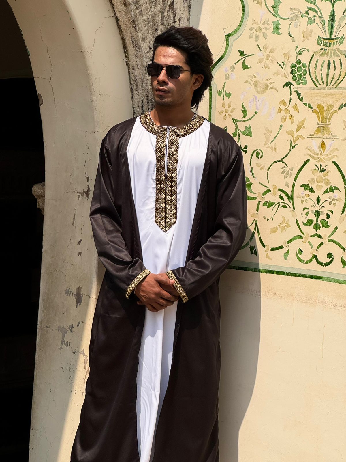 Black Shrug Omani Thobes