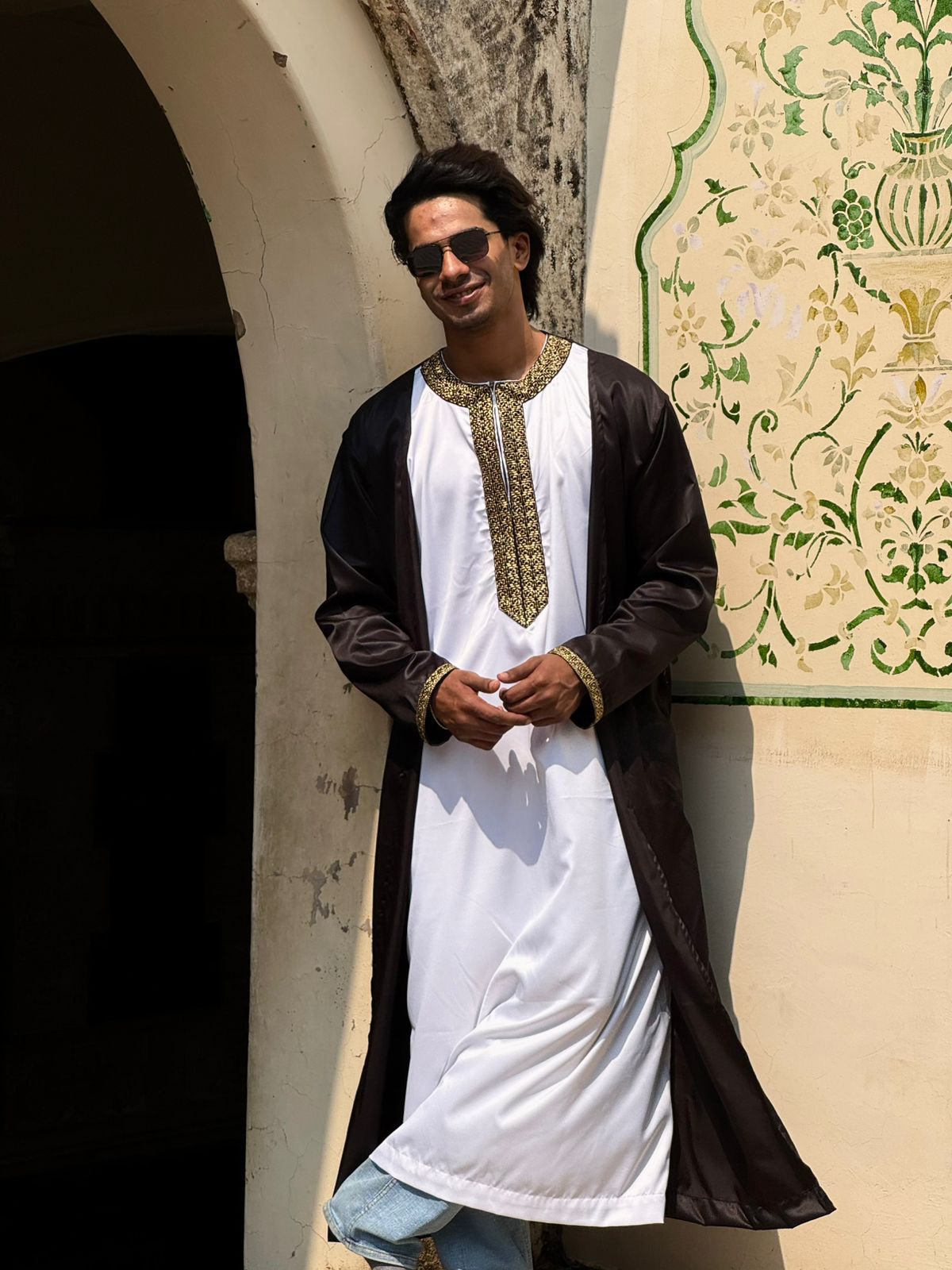 Black Shrug Omani Thobes