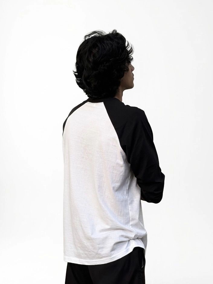White & Black Classic T-Shirt – Raglan Slim Fit