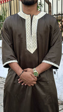 Load image into Gallery viewer, Olive Green Omani Thobes
