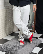 Load image into Gallery viewer, Flame White Straight Fit Baggy Jeans For Men
