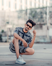 Load image into Gallery viewer, Bandana Shorts &amp; T-shirt for Weekend Look
