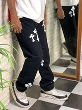 Load image into Gallery viewer, Aesthetic Z Black Straight Fit Baggy Jeans For Men
